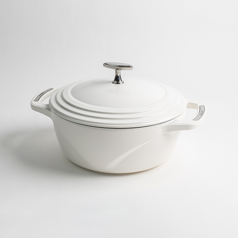 USA Enamel? Cast Iron Dutch Oven - Image 30
